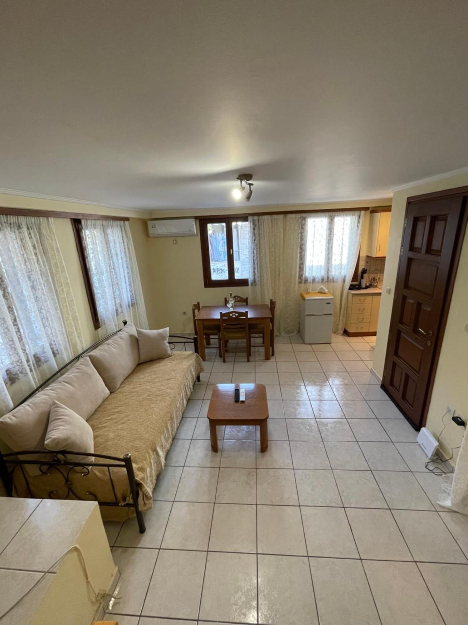 Οι Φωλίτσες Apartment นาฟปาคตอส ภายนอก รูปภาพ