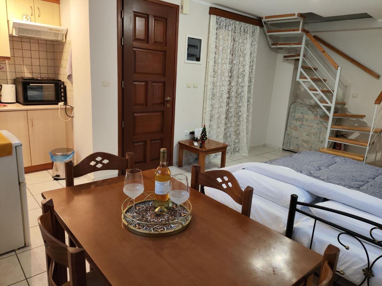 Οι Φωλίτσες Apartment นาฟปาคตอส ภายนอก รูปภาพ